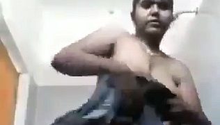 Local Mature Aunty Bathroom HD Video